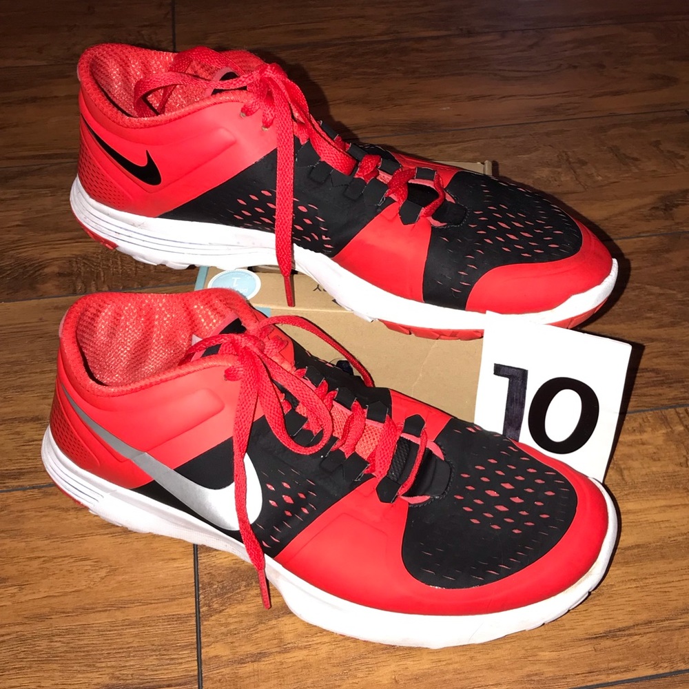 Men’s Nike  tennis shoes size 10